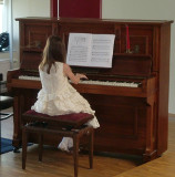 Foto1 - Kind am Klavier