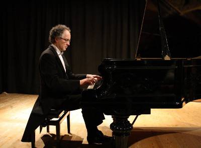 William Cuthbertson am plays Chopin 1.3.2010 - Photo by Hans Jürgen Kugler 1.3.2010